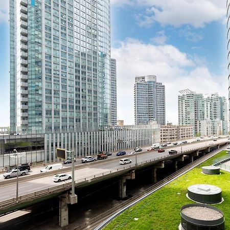 Downtown Toronto Condo Near Cn Tower, Mtcc, Rogers Center , Union Station Екстериор снимка