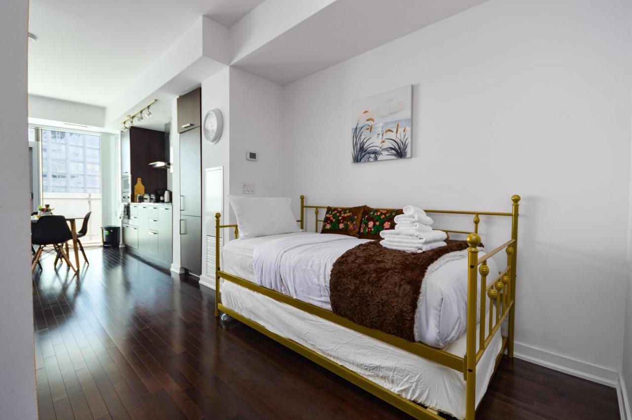 Downtown Toronto Condo Near Cn Tower, Mtcc, Rogers Center , Union Station Екстериор снимка