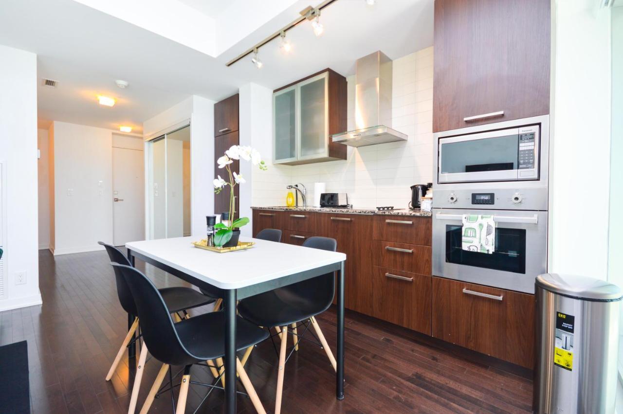 Downtown Toronto Condo Near Cn Tower, Mtcc, Rogers Center , Union Station Екстериор снимка