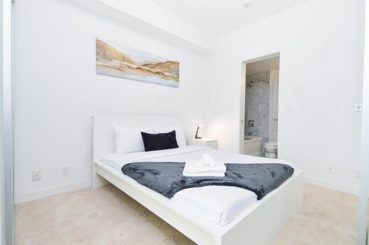 Downtown Toronto Condo Near Cn Tower, Mtcc, Rogers Center , Union Station Екстериор снимка